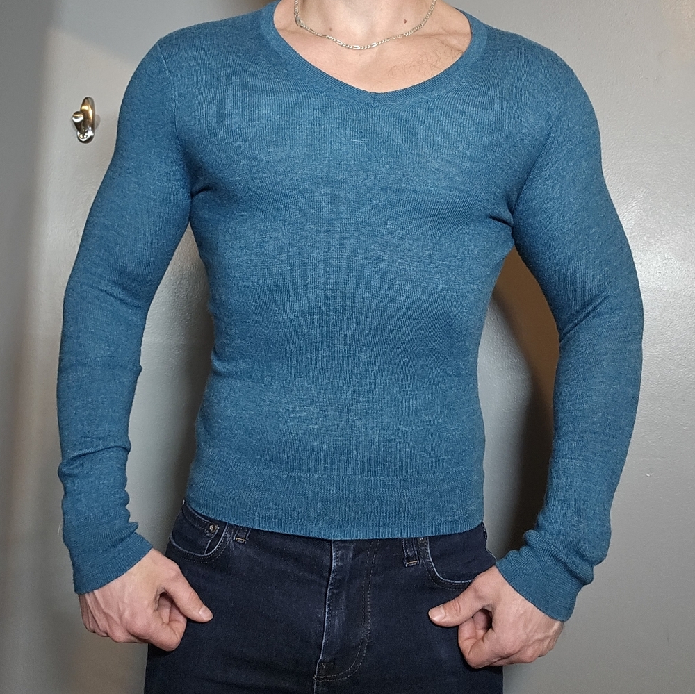 Express Men's Deep Blue V-Neck Sweater